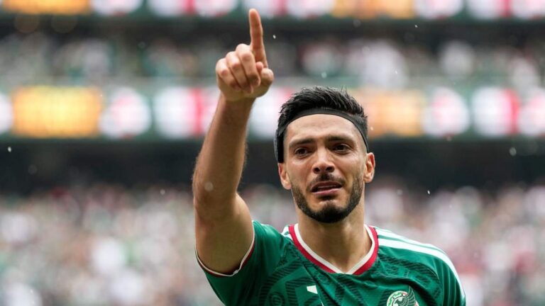 ¿Quien es Raúl Jiménez? El goleador que venció a la muerte