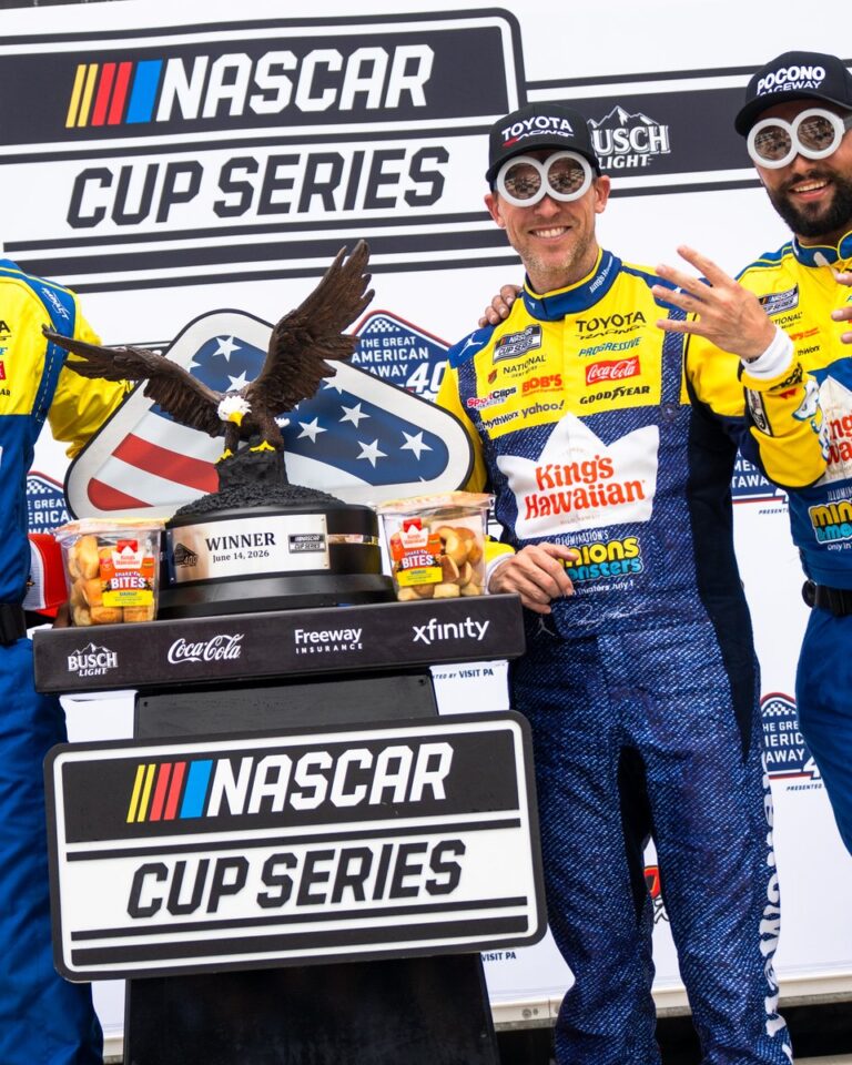 Hamlin consigue la tercera victoria consecutiva en el ovalo de 3 curvas